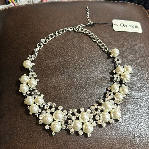 One Wink Necklas - Picture 1 of 4